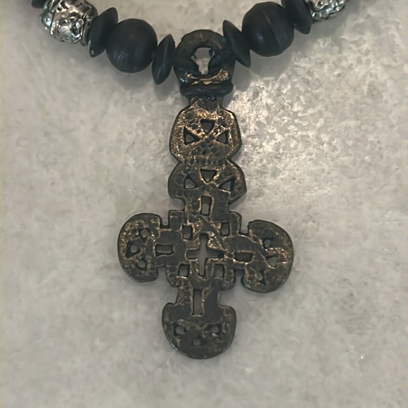 Cross necklace with beads - Picture 2 of 3